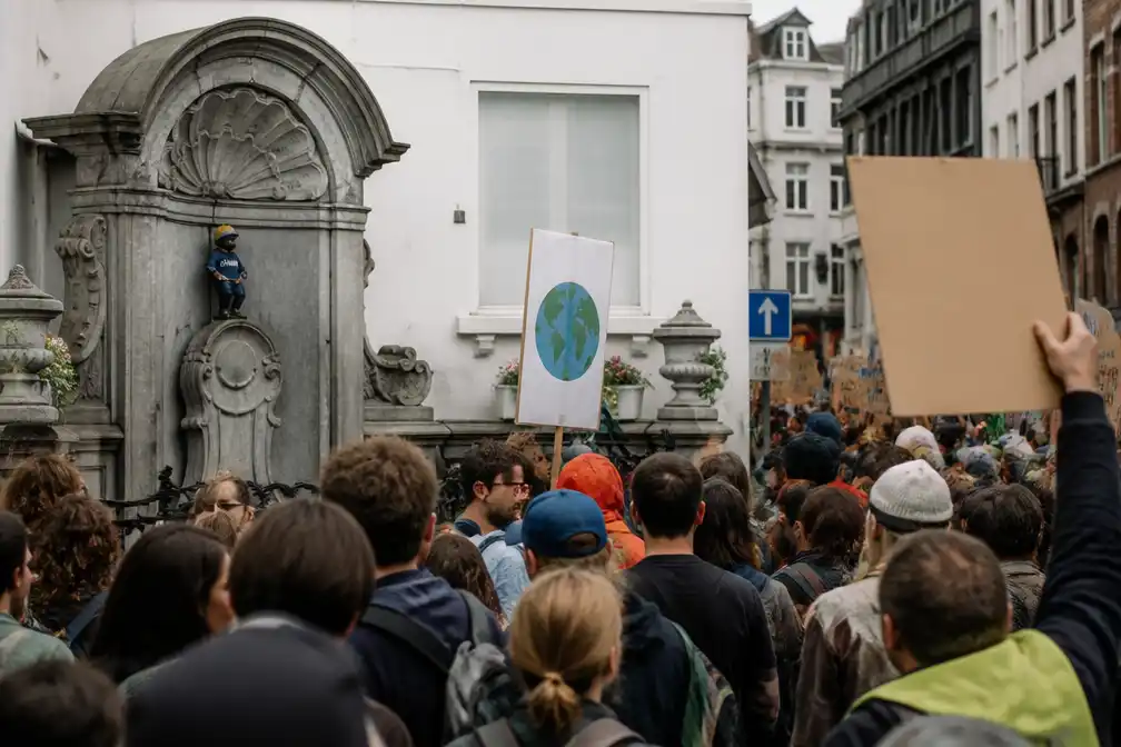 Duizenden betogen in Brussel voor ambitieuzer klimaatbeleid