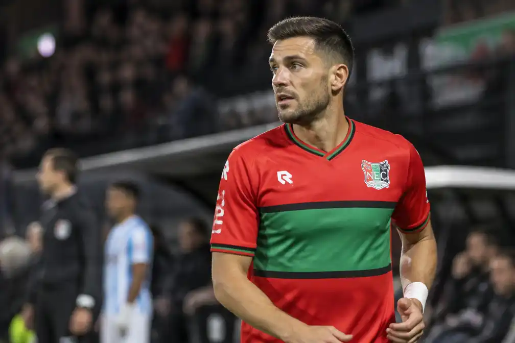 Van Hanegem kritiseert Tadic om Ajax-uitlatingen en toon richting NEC-ploeggenoten