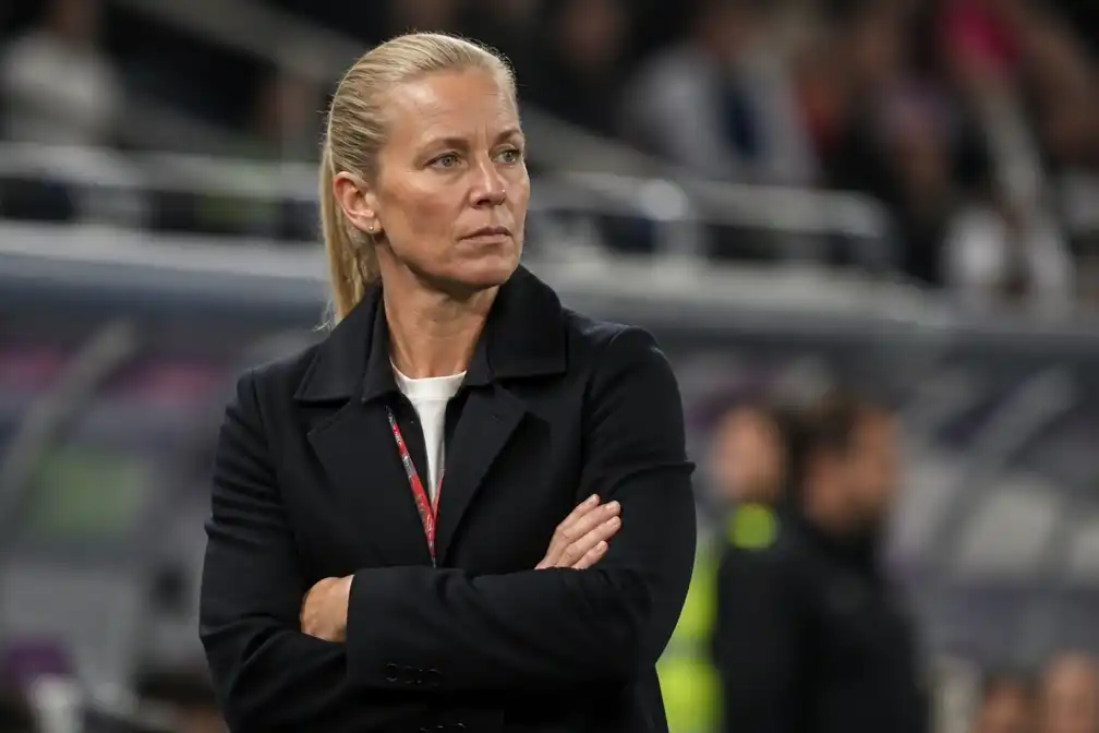 Voetbalbond beraadt zich over ontslag Red Flames-coach Elisabet Gunnarsdóttir