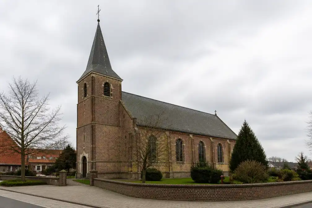 Sint-Andrieskerk in Zande bij Koekelare staat te koop voor privékoper