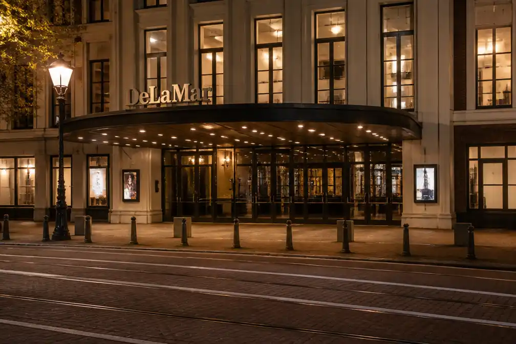 DeLaMar steekt lichtje op voor Paulien Cornelisse op avond van première