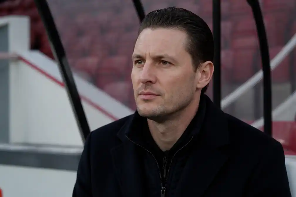Ajax en directeur voetbal Marijn Beuker uit elkaar, contractontbinding op komst
