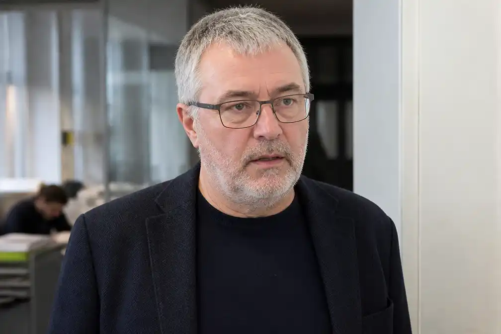 Novaja Gazeta meldt aanhouding van hoofdredacteur Sergej Sokolov