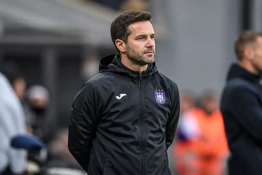 Anderlecht-assistent Taravel mist Zagreb-trip door verplichte trainerscursus in Letland