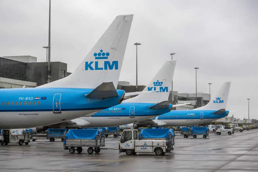KLM onder druk door uitvallende toestellen, cateringophef, klachten en financiële opgave