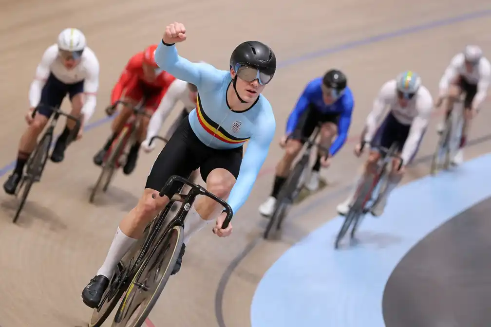 Jules Hesters pakt brons in afvallingskoers op WK baanwielrennen