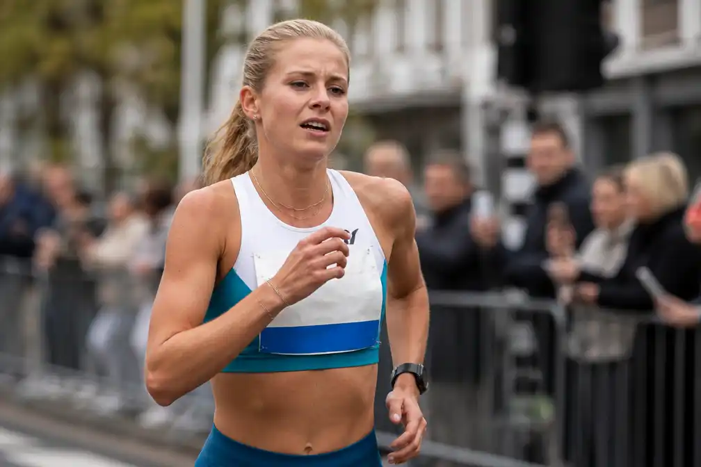 Mikky Keetels loopt persoonlijk record in Amsterdam, maar blijft boven 2.30 uur