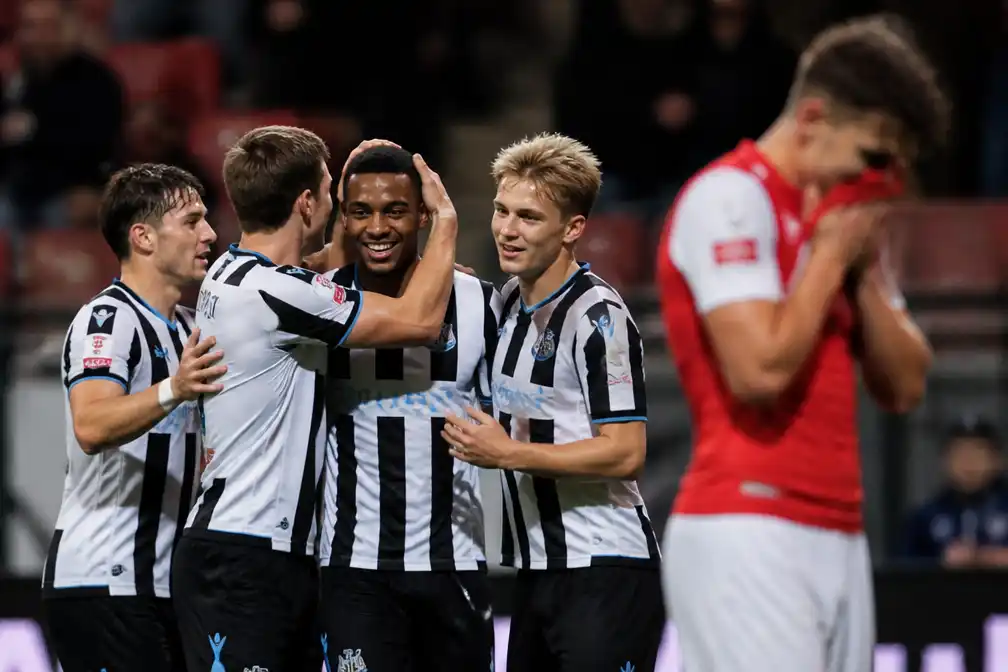 Heracles Almelo wint met 5-1 bij MVV en vergroot voorsprong in eerste divisie