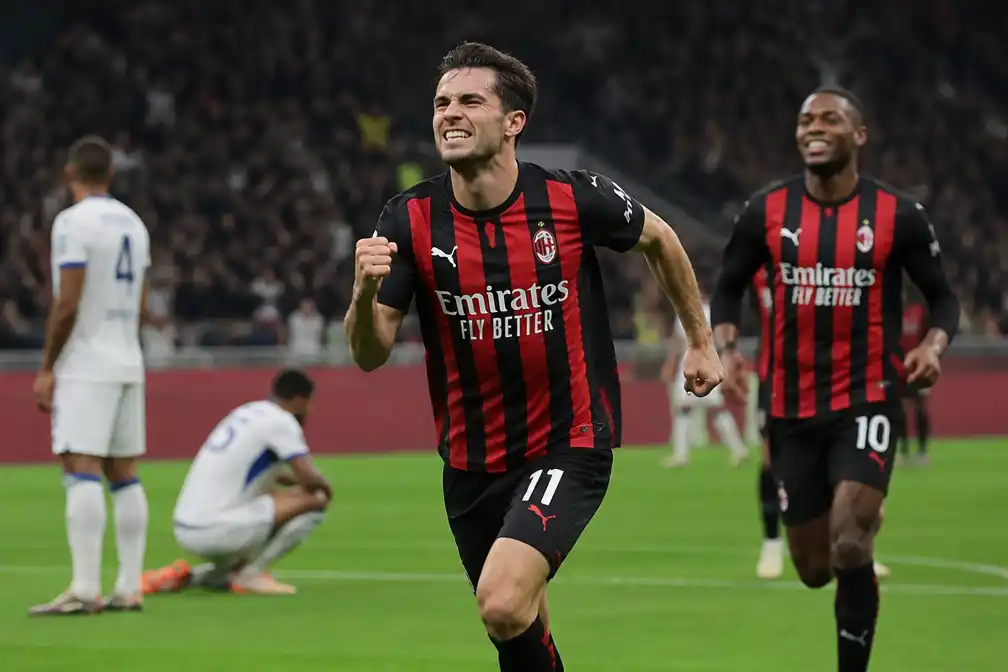 AC Milan verslaat Atalanta met 3-2 en stijgt naar vierde plaats