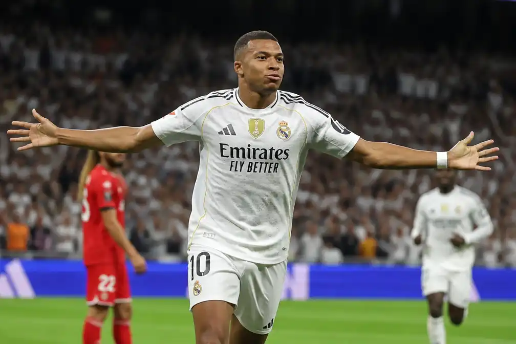 Mbappé scoort twee keer bij 4-1 zege van Real Madrid op Sevilla