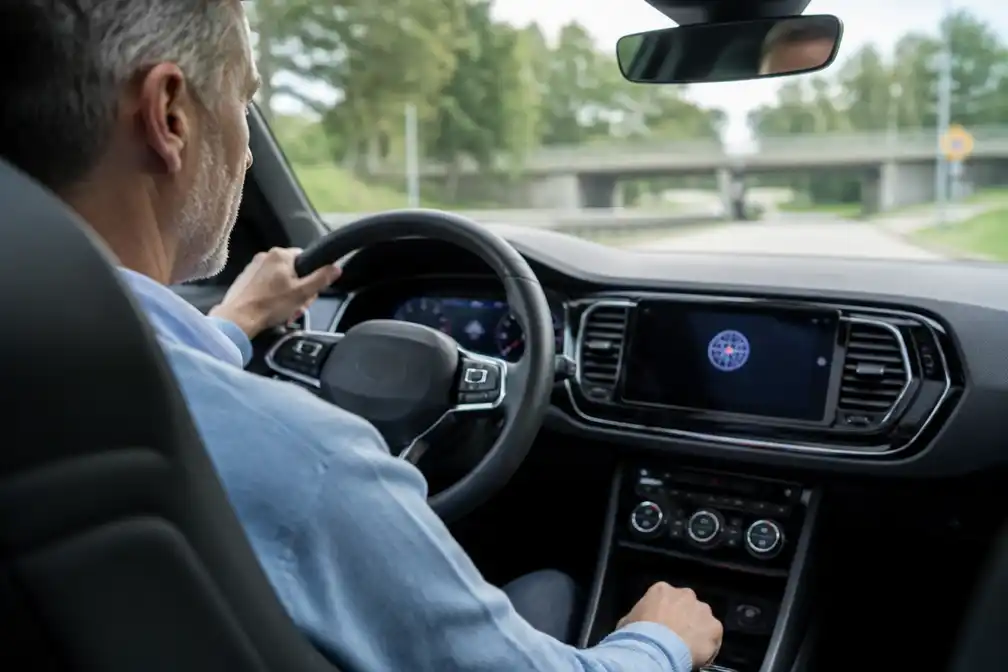 Kan een auto nog rijden als mobiel internet uitvalt door ramp, oorlog of hack?