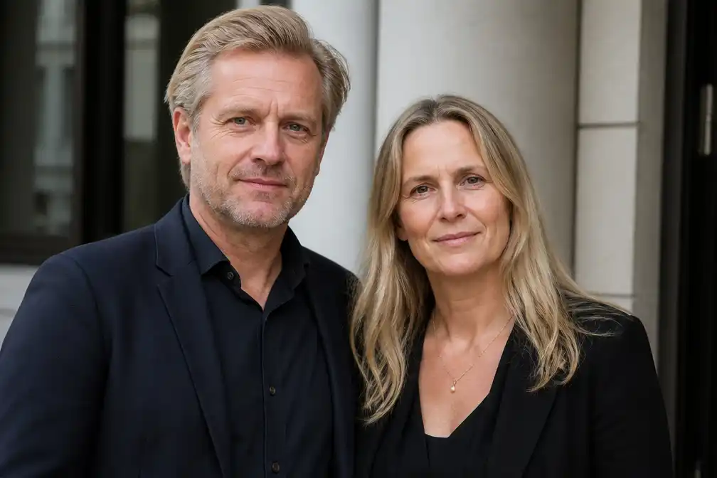 Acteur Kasper van Kooten (54) weer vrijgezel na breuk met Heleen Feenstra