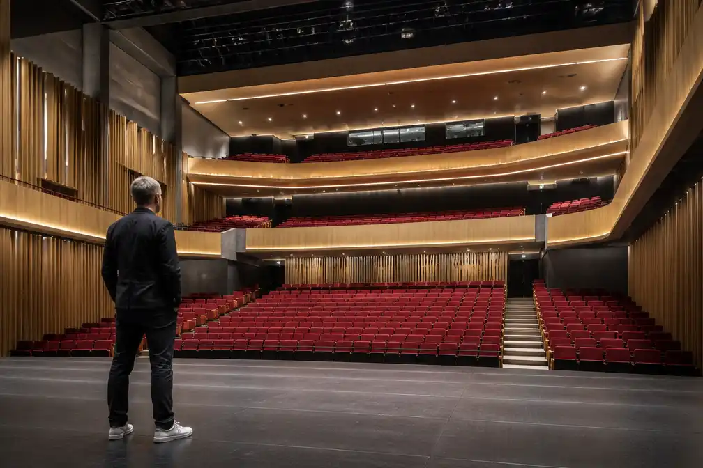 Schouwburg Kortrijk heropent op 4 november na renovatie van 26 miljoen euro