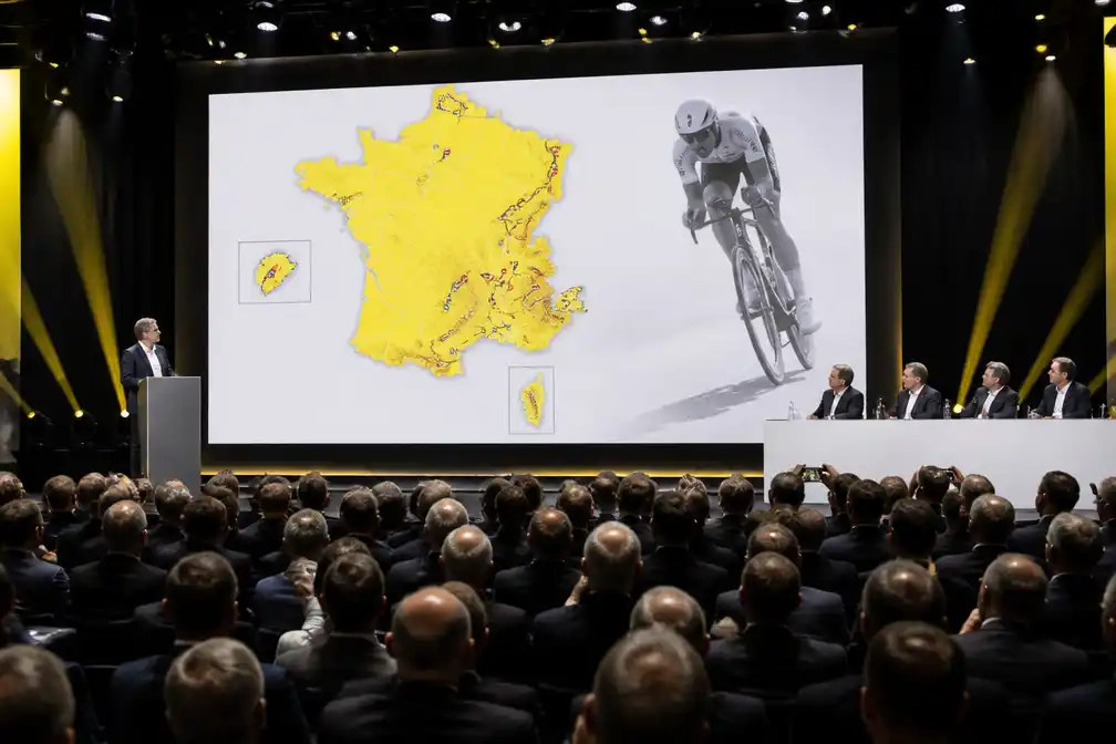Parcours Tour de France 2027 voorgesteld in Parijs met 71 kilometer tijdrit