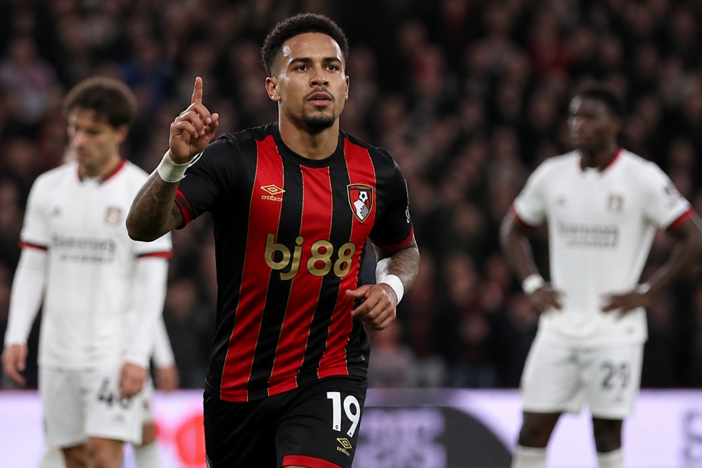 Kluivert helpt Bournemouth met benutte strafschop langs AC Milan in Europa League