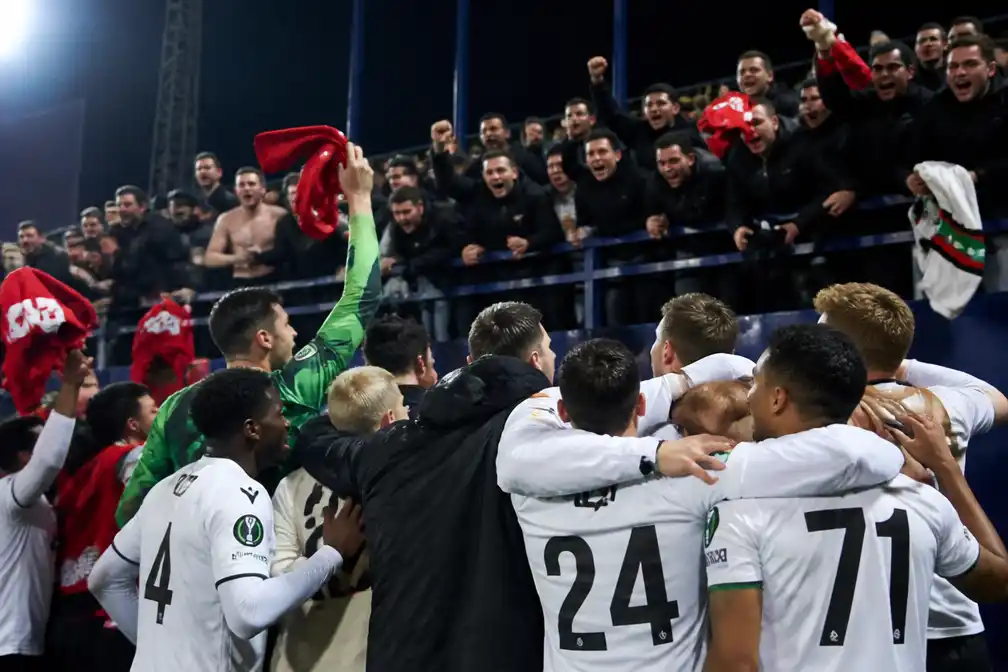 NEC wint met 2-4 bij Dinamo Zagreb en boekt eerste Europese zege sinds 2008