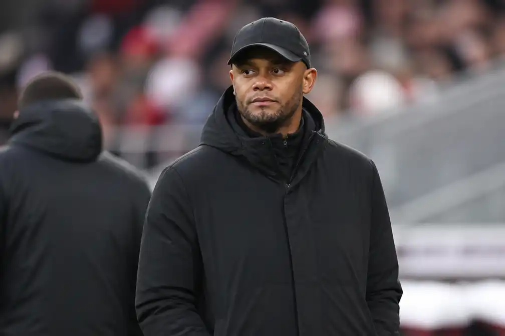 Bayern-coach Vincent Kompany met spoedarts naar ziekenhuis in München gebracht