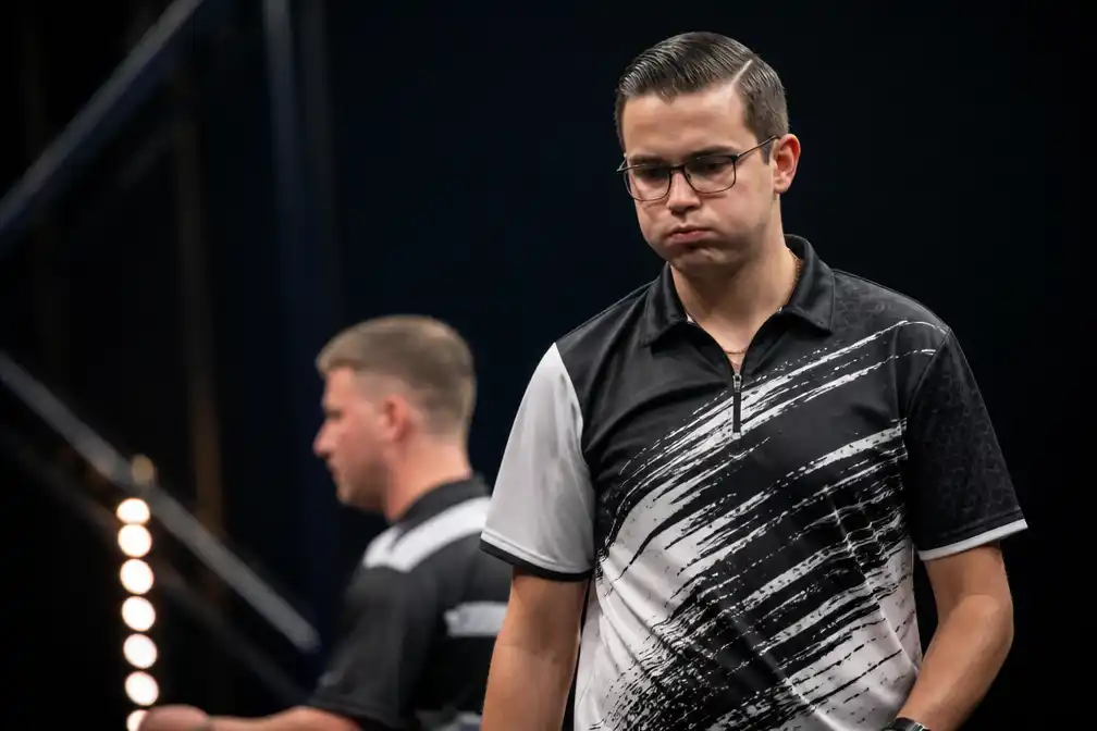 Titelverdediger Gian van Veen uitgeschakeld in achtste finales EK darts
