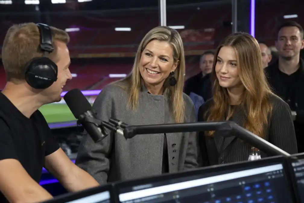 Máxima en Alexia brengen spontaan bezoek aan 538 Dance Department in Johan Cruijff ArenA