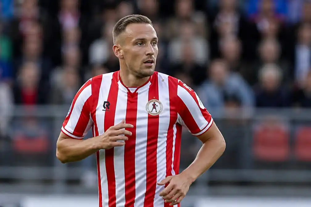 Sparta ontvangt Ajax in eredivisie, Toornstra speelt 500e duel