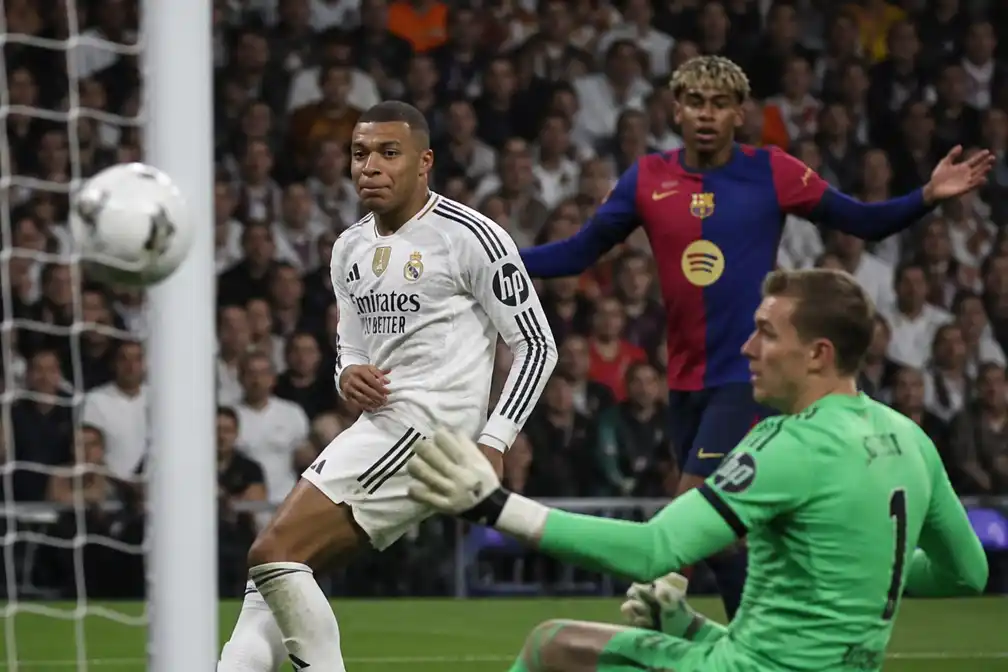 Clásico: Barcelona speelt met vuur, Mbappé ziet 0-2 op de paal stranden