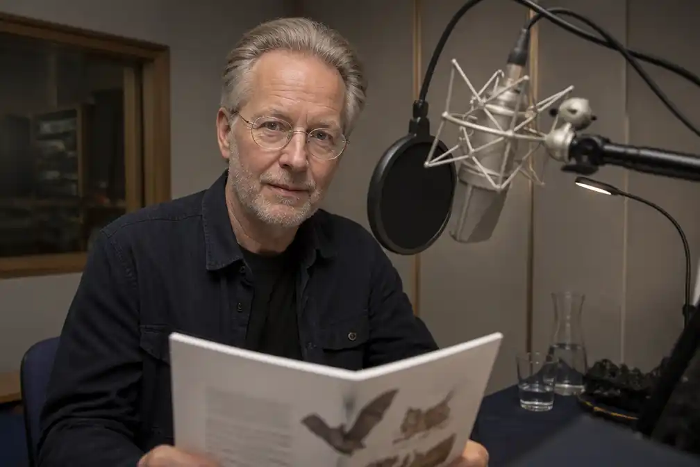 Louis van Beek spreekt 400e luisterboek in, volgens studio een record
