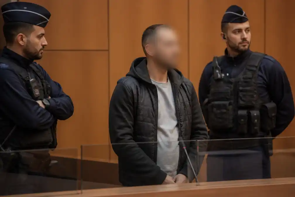 Verdachte schietpartij Parijse voorsteden (39) ontkent racistisch motief