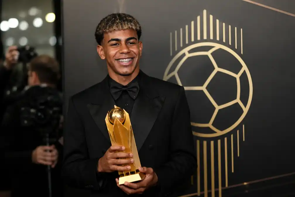 Lamine Yamal pakt eerste trofee van de avond bij Gouden Bal in Londen