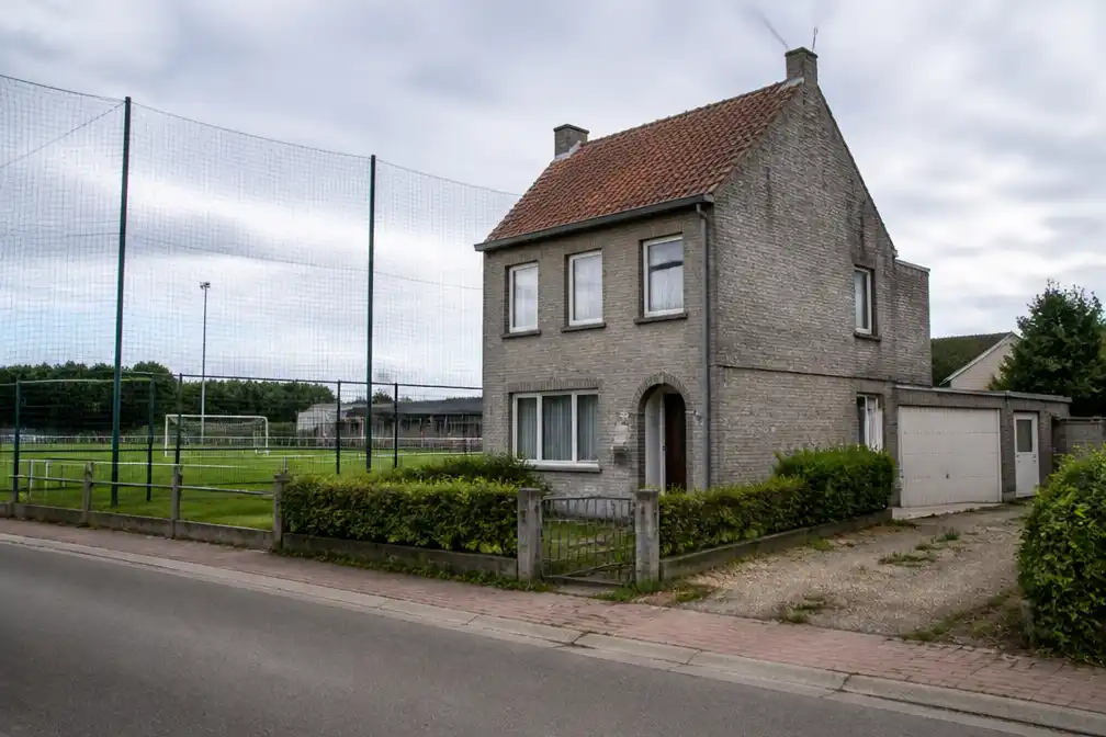 Lievegem koopt aanpalende woning om sport- en verenigingssite Vinderhoute uit te breiden