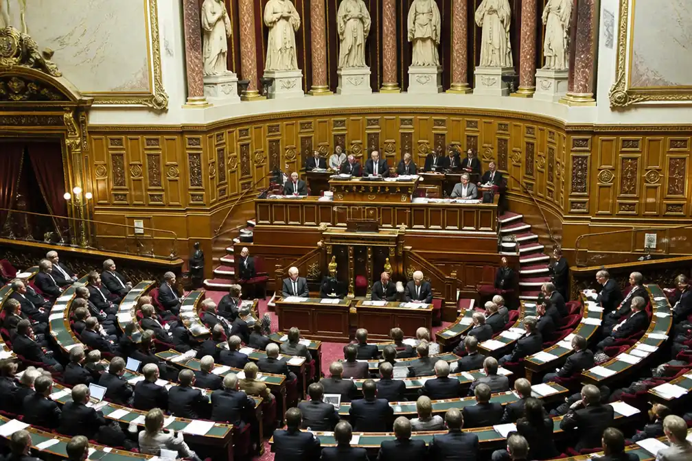 Franse Senaat stemt in met wet die blokkeren van geweldsoproepen op sociale media mogelijk maakt