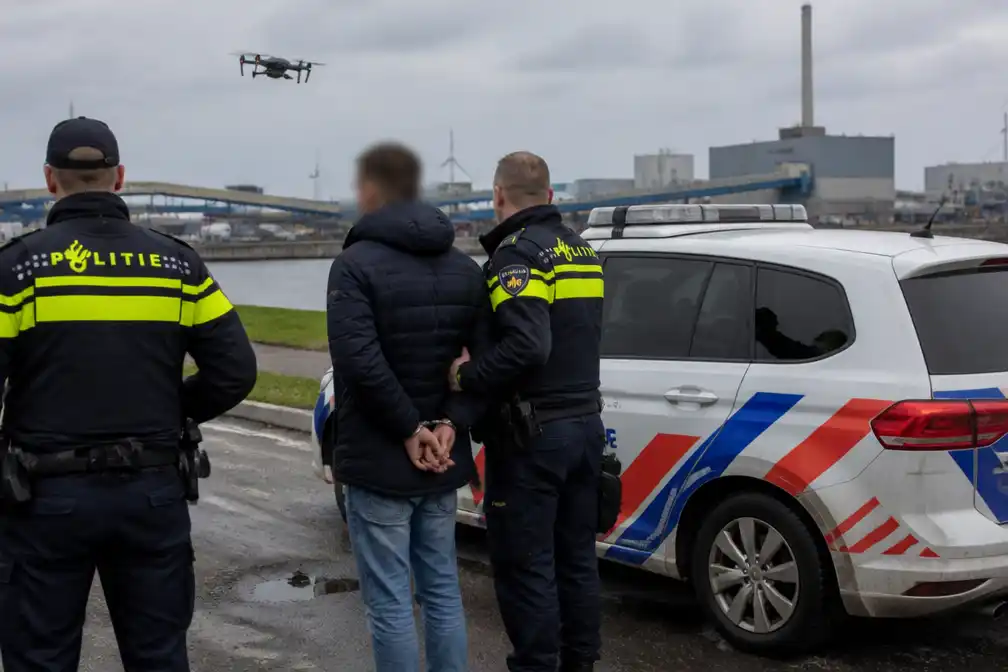 Politie houdt Belg aan voor dronevlucht zonder vergunning boven Eemshaven