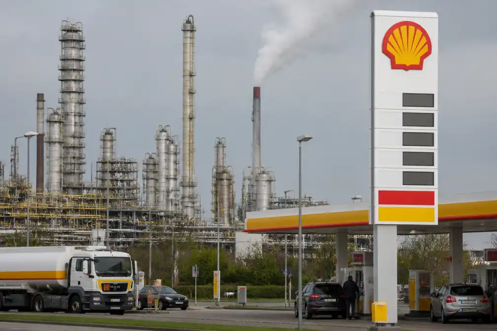 Shell verdubbelt kwartaalwinst bijna tot 10,8 miljard dollar door hoge energieprijzen