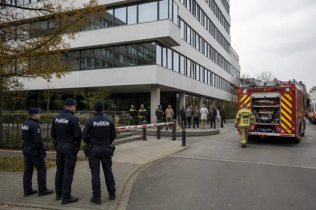 Politie ontruimt SD Worx in Leuven na brief met verdacht wit poeder