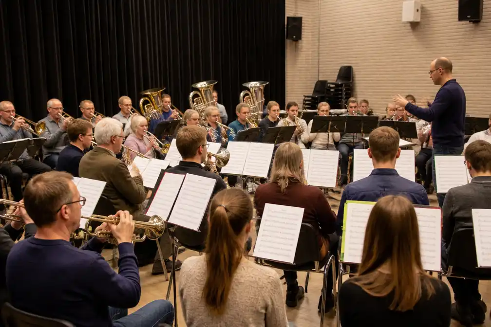 Fanfare Kester speelt mee in professionele productie Juliette & Romeo in Brussel