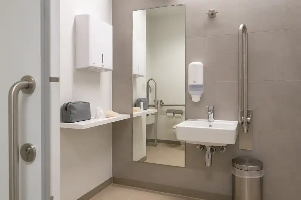ZAS-ziekenhuizen in Antwerpen krijgen stomavriendelijke toiletten