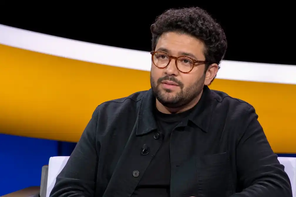 BruineMehdi opent in 'De Slimste Mens' met tirade tegen sushi, marathonlopers en kaas