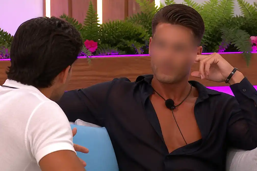 Maxim van Love Island VIPS krijgt haatreacties na vrouwonvriendelijke uitspraken