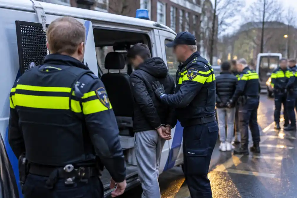 Politie Den Haag houdt 34 mensen aan bij onrust, meesten minderjarig