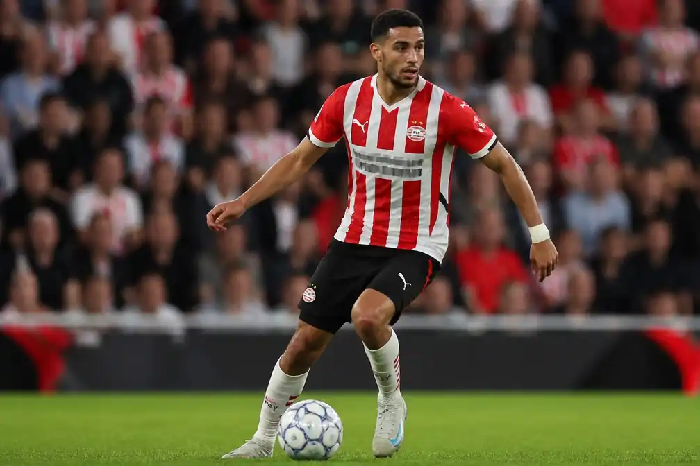 PSV-verdediger Salah-Eddine vertrekt na afwijzen langdurig contract