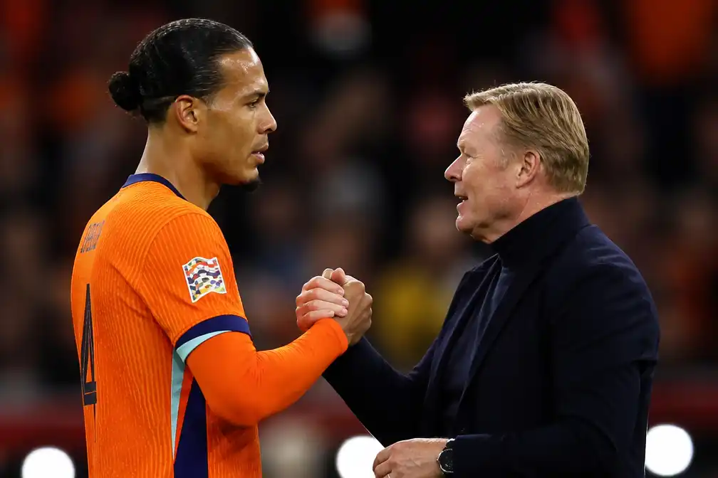 Van Dijk bedankt Koeman na vertrek bij Oranje, verdedigt hem tegen kritiek