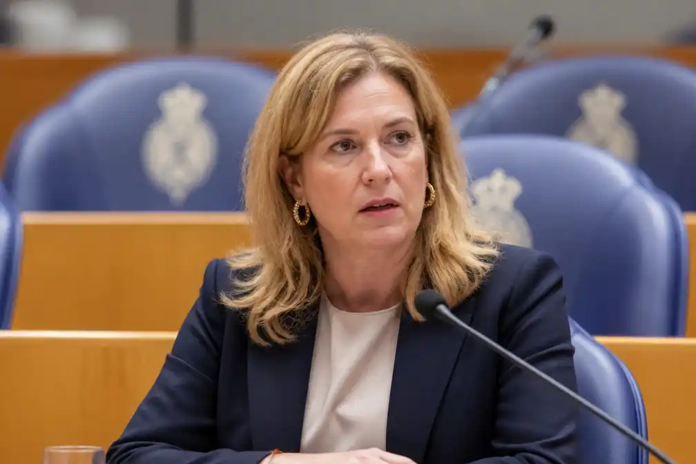 Minister Sterk gefrustreerd over niet kunnen voorkomen sluiting zorgvilla's