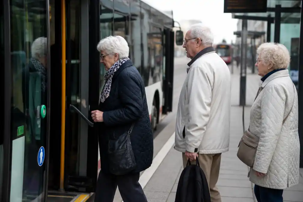 Senioren teleurgesteld over afschaffen landelijke ov-korting door provincies