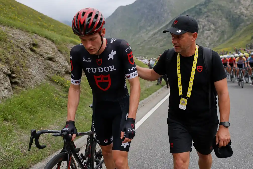 Arvid de Kleijn geeft op in eerste bergrit van Tourdebuut