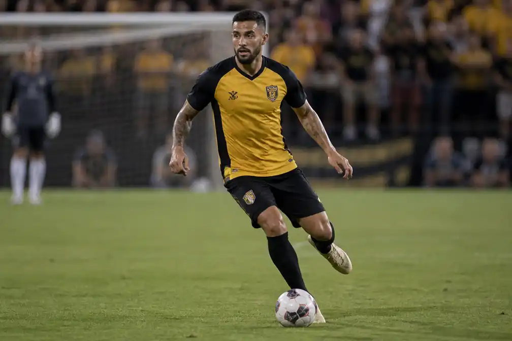 Braziliaanse club Amazonas FC ontbindt contract en deelt compilatie van fouten verdediger