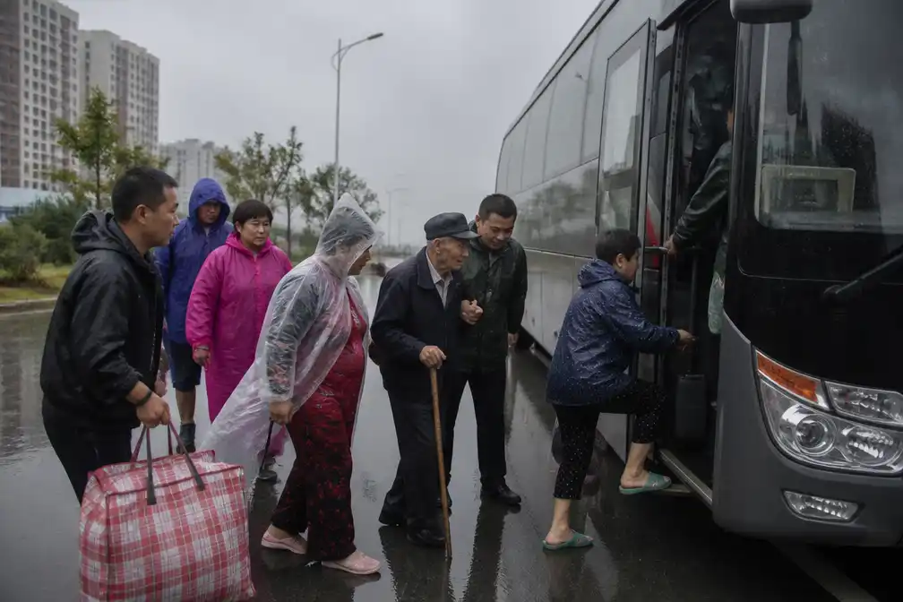 Meer dan 260.000 mensen geëvacueerd in Liaoning door storm Bavi