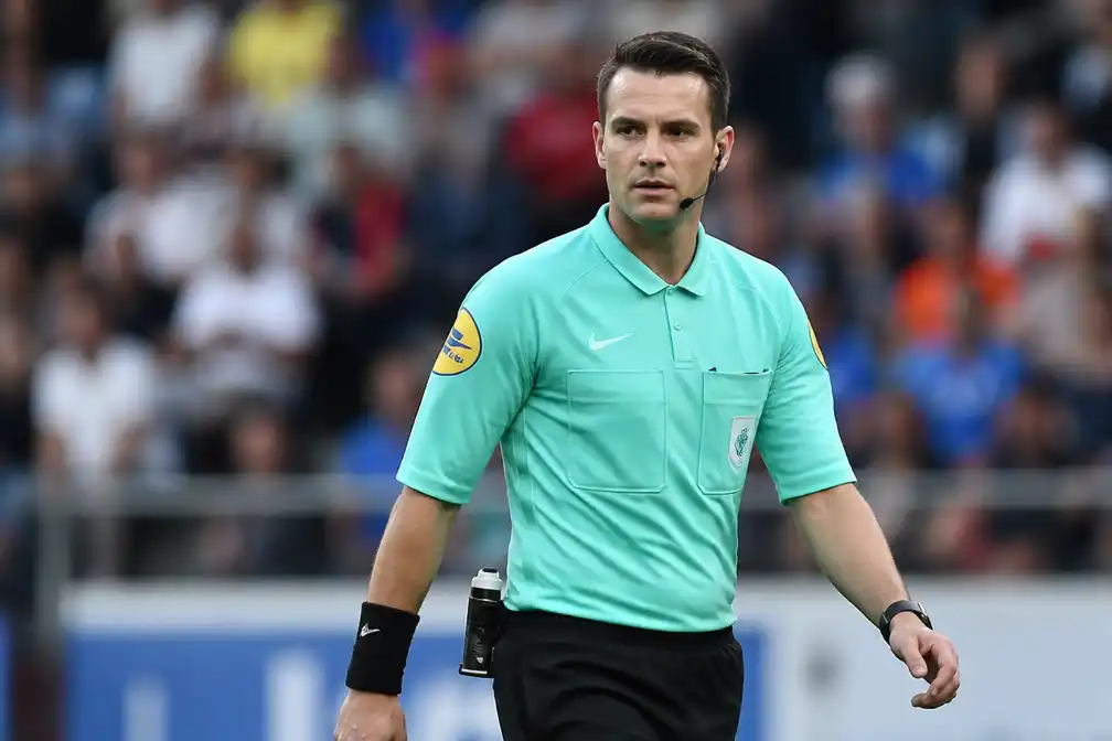 FIFA rouwt om dood van scheidsrechter Rob Dieperink (38)