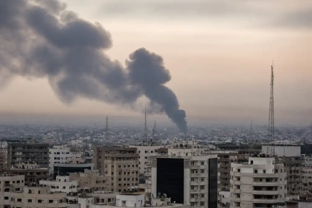 VS en Iran bestrijden elkaar vijfde dag, doelen uitgebreid naar Teheran en Golfbases