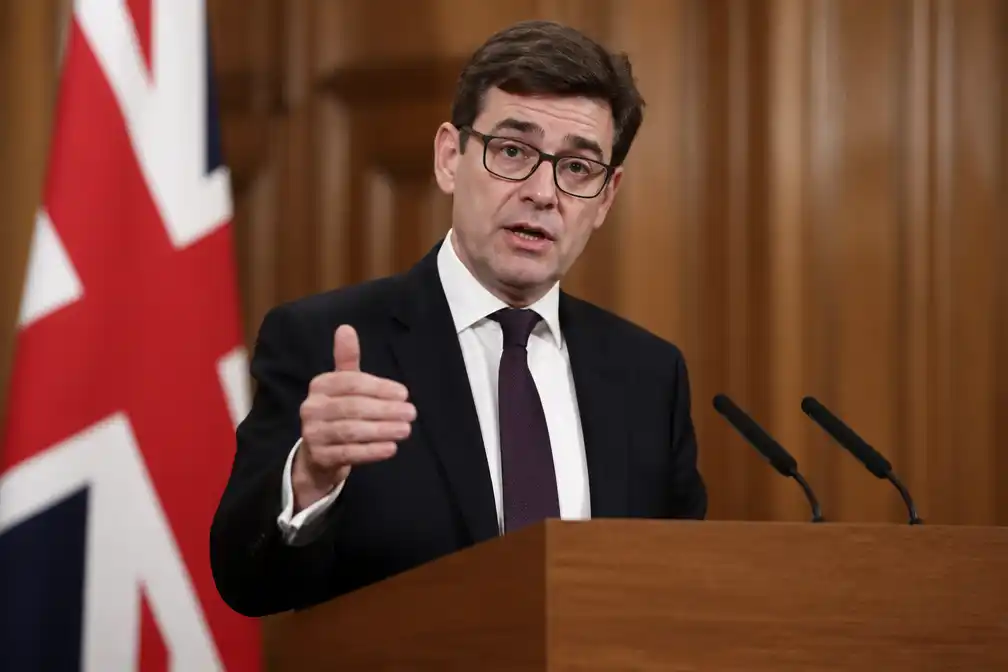 Premier Burnham schrapt btw op energierekeningen vanaf oktober