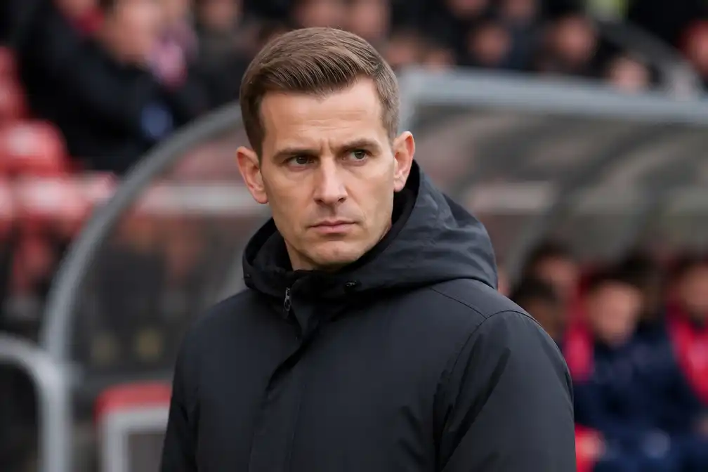 Southampton-coach Tonda Eckert aangeklaagd door FA om spygate-schandaal
