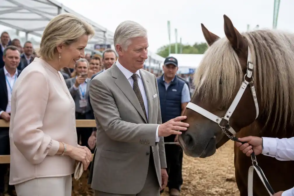 Koning Filip en koningin Mathilde bezoeken Beurs van Libramont, bewonderen paarden